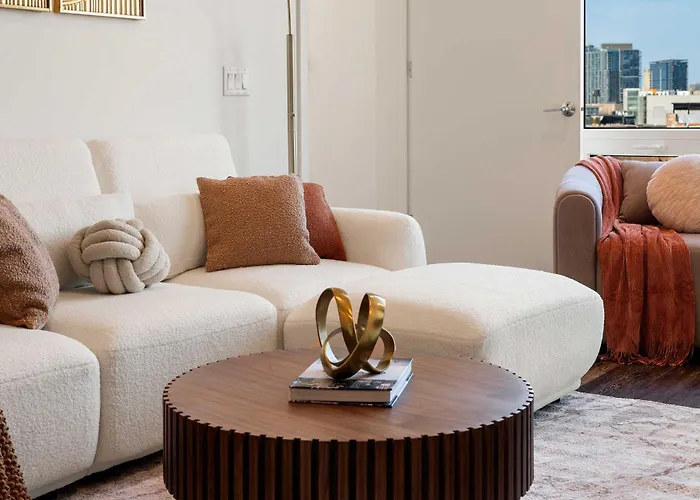 Luxury 2bd-2ba View-gym-rooftop